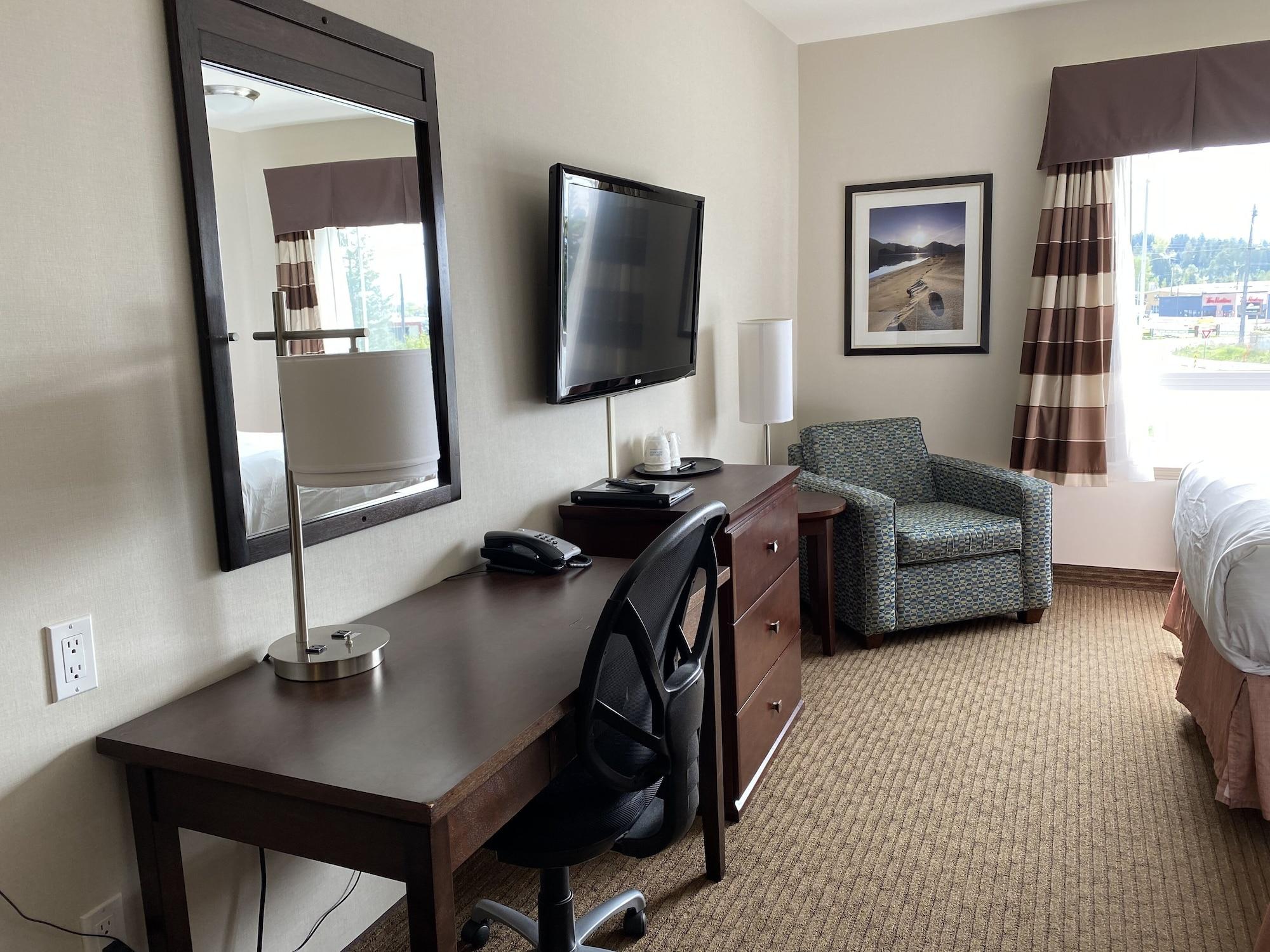 Отель Ramada By Wyndham Крестон Экстерьер фото